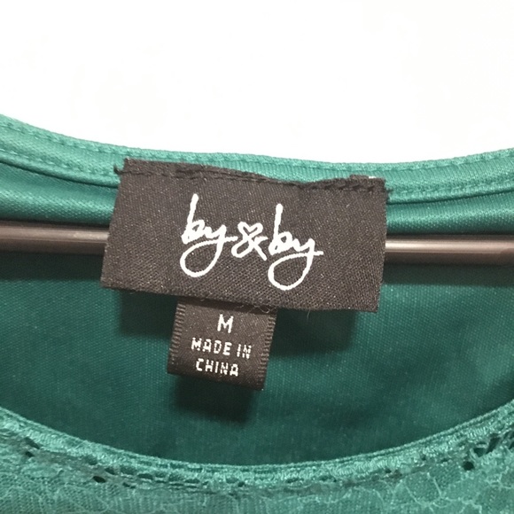 Emerald green lace dress - Picture 3 of 5